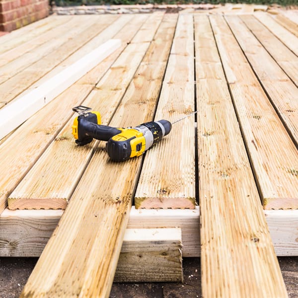 timber-decking-wooden-deck-boards-natural-installation